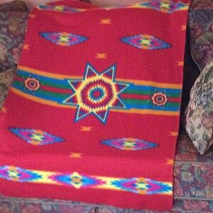 Blanket- plush fabric, blanket stitch edge